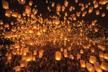 A cover of "sky lanterns" cluster. The owner is vantoma. The cluster consists of 11 elements.