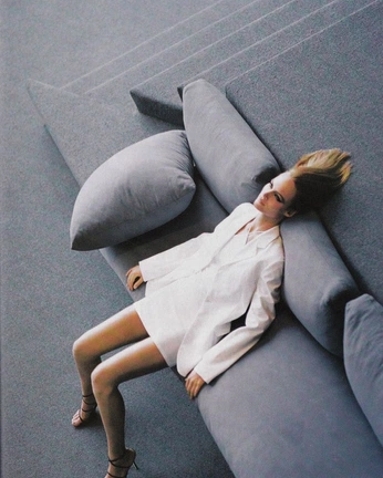 A cover of "NEW COLOUR SHOOT" cluster. The owner is mio. The cluster consists of 11 elements.