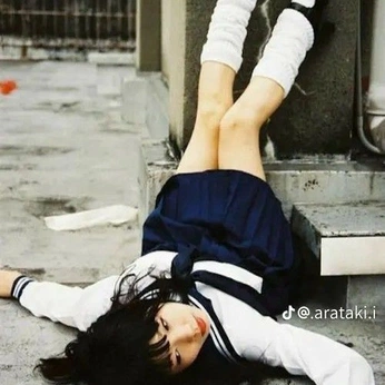 A cover of "art refs" cluster. The owner is spiraling.star. The cluster consists of 151 elements.