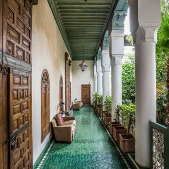 A cover of "Interior" cluster. The owner is paweltar. The cluster consists of 50 elements.