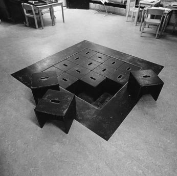 A cover of "CHILDHOOD" cluster. The owner is oce75018. The cluster consists of 33 elements.