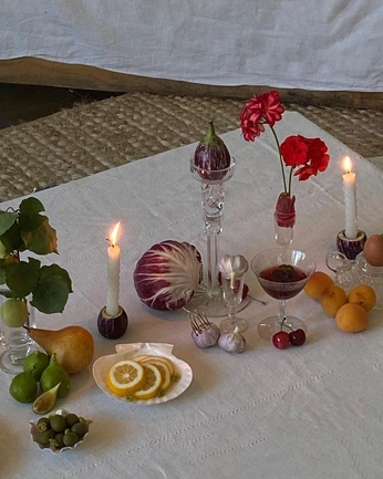 A cover of "tablescapes" cluster. The owner is juliahfigueroa. The cluster consists of 24 elements.