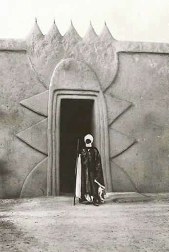 A cover of "There was(n’t) a country" cluster. The owner is bysharaf. The cluster consists of 2 elements.