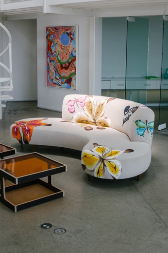 A cover of "furniture" cluster. The owner is ari. The cluster consists of 107 elements.