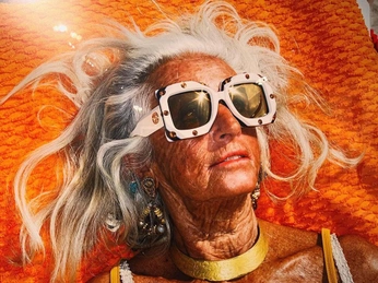 A cover of "meller" cluster. The owner is elisonbartolomeu. The cluster consists of 2 elements.