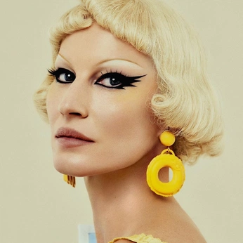 A cover of "#issues" cluster. The owner is mchll. The cluster consists of 84 elements.