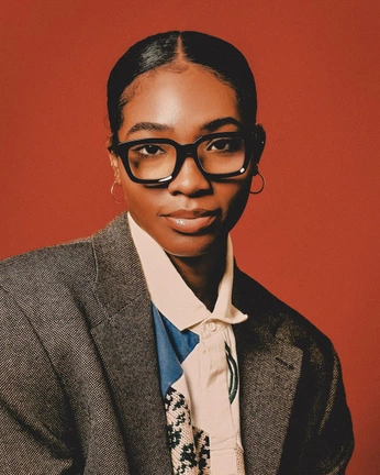 A cover of "Riya Shoot" cluster. The owner is thephotogenius. The cluster consists of 11 elements.