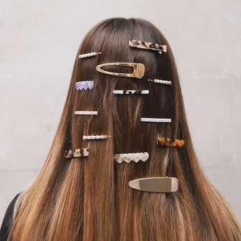 A cover of "tbd." cluster. The owner is shannonrhee. The cluster consists of 12 elements.