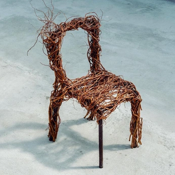 A cover of "sit here for a moment" cluster. The owner is tania. The cluster description is "objects/places that don't need curation". The cluster consists of 144 elements.