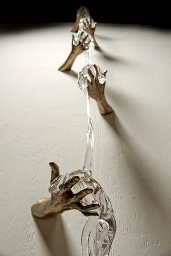 A cover of "Greed" cluster. The owner is mad.zim. The cluster consists of 2 elements.