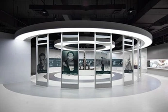 A cover of "Arsenal Museum" cluster. The owner is harvyjr. The cluster consists of 15 elements.