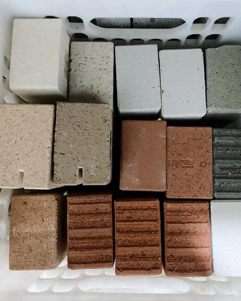 A cover of "TRAMO D" cluster. The owner is monoyepes. The cluster consists of 17 elements.