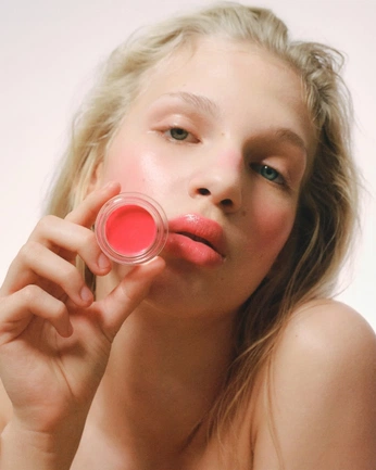 A cover of "MUA COLOR" cluster. The owner is griffn. The cluster consists of 12 elements.