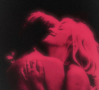 A cover of "serenade in red" cluster. The owner is grantb88. The cluster consists of 4 elements.