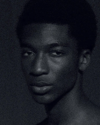 A cover of "vemus" cluster. The owner is romulunax. The cluster consists of 3 elements.