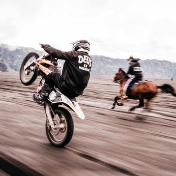 A cover of "Tires" cluster. The owner is dribdrab. The cluster consists of 22 elements.