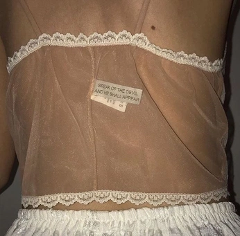 A cover of "Speak of the devil" cluster. The owner is tanrisovan. The cluster consists of 7 elements.