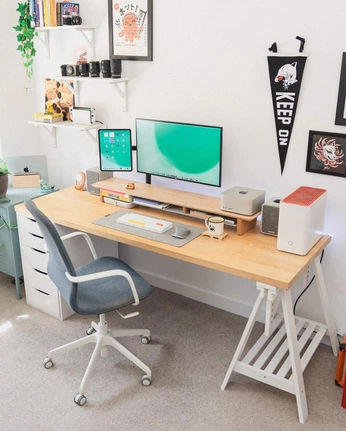 A cover of "Desk setups" cluster. The owner is jdalat. The cluster consists of 11 elements.