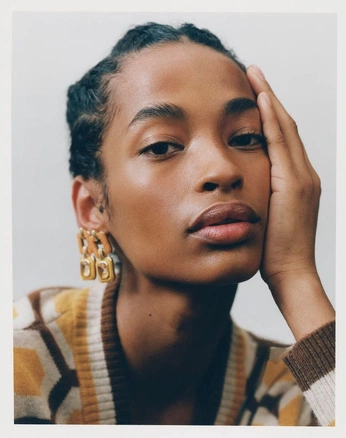 A cover of "Portraits" cluster. The owner is theblackhorned. The cluster consists of 23 elements.