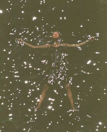 A cover of "SCENE" cluster. The owner is anitaland. The cluster consists of 5 elements.