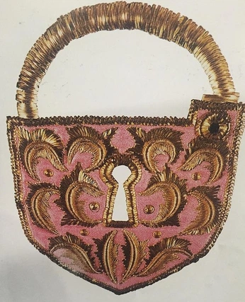 A cover of "sketchbook references" cluster. The owner is cynaminroll. The cluster consists of 3 elements.