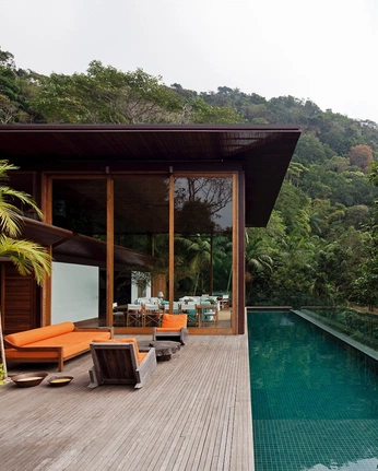 A cover of "go" cluster. The owner is leach01. The cluster consists of 8 elements.