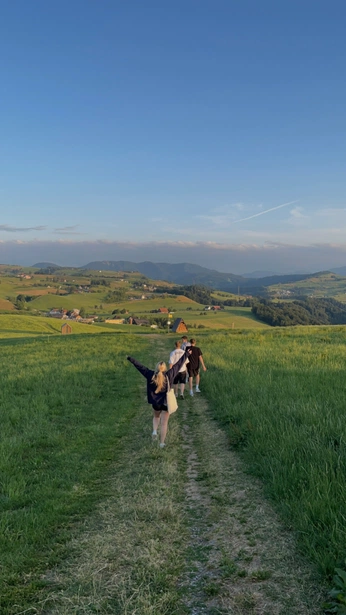 A cover of "teenagedream" cluster. The owner is cosmosofia. The cluster consists of 1 element.