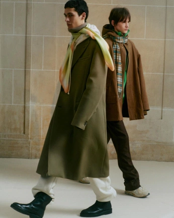 A cover of "Vatnique" cluster. The owner is nr.zv. The cluster consists of 7 elements.