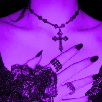 A cover of "nosferatu outfit" cluster. The owner is jamys. The cluster consists of 14 elements.