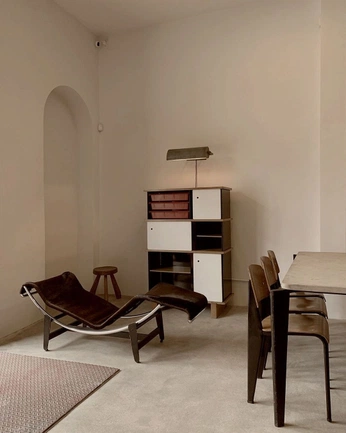 A cover of "•Interior" cluster. The owner is myisis. The cluster consists of 6 elements.