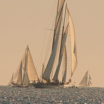 A cover of "🎐" cluster. The owner is tokiyoky. The cluster description is "sweet whispers". The cluster consists of 39 elements.