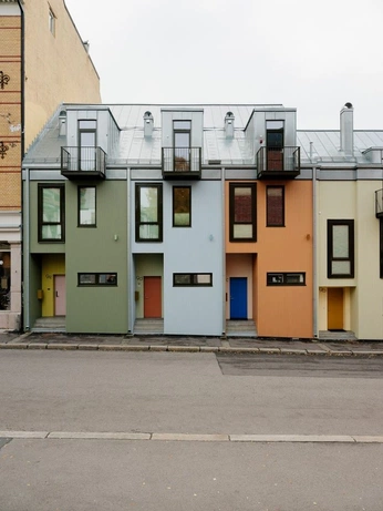 A cover of "Architecture: older" cluster. The owner is thesarahsilvestr. The cluster consists of 5 elements.