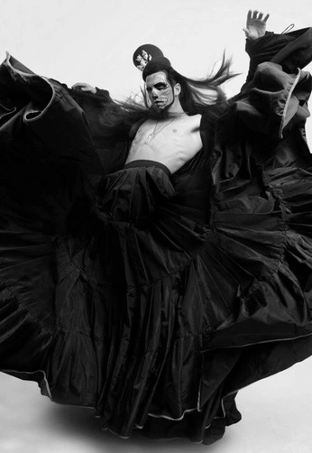 A cover of "Amon" cluster. The owner is hebiweiss. The cluster consists of 46 elements.