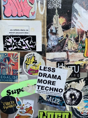 A cover of "stickers" cluster. The owner is anikkfa. The cluster consists of 37 elements.