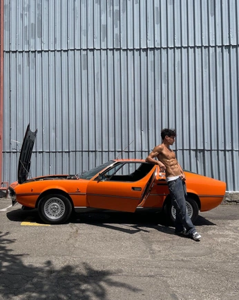 A cover of "— i'm him" cluster. The owner is samrichon. The cluster consists of 10 elements.