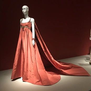 A cover of "Costumes and Couture" cluster. The owner is ellalsan. The cluster consists of 792 elements.