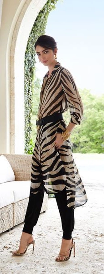 A cover of "sri lanka show" cluster. The owner is zitoune. The cluster consists of 261 elements.