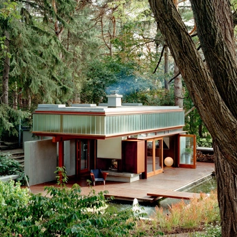 A cover of "Spaces & Places" cluster. The owner is th6mas. The cluster consists of 3 elements.