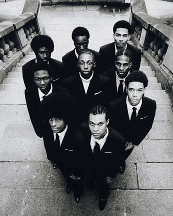 A cover of "temptations" cluster. The owner is masonrose. The cluster consists of 17 elements.