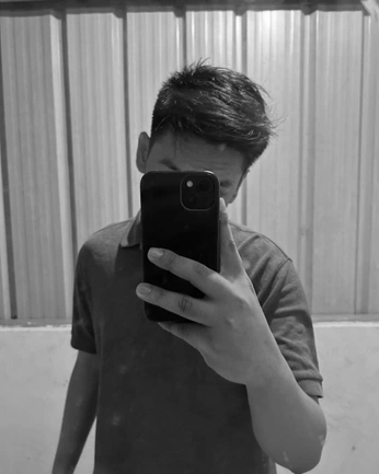 A cover of "Ash Selfies" cluster. The owner is mrricko. The cluster consists of 19 elements.