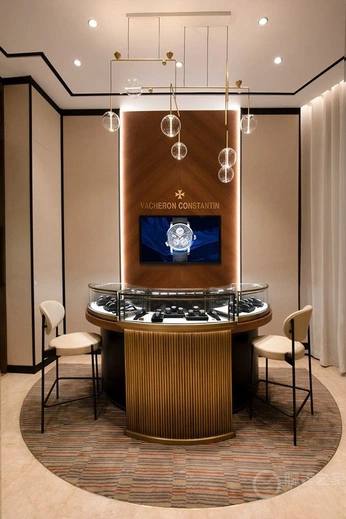 A cover of "Watch club" cluster. The owner is worrakritt126. The cluster consists of 2 elements.