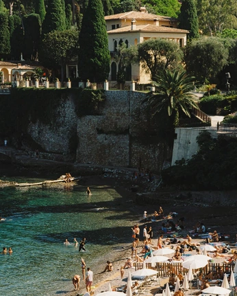 A cover of "euro-summer" cluster. The owner is joshrayray. The cluster consists of 12 elements.