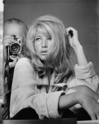 A cover of "Foto-Graphie" cluster. The owner is antidote91. The cluster consists of 10 elements.