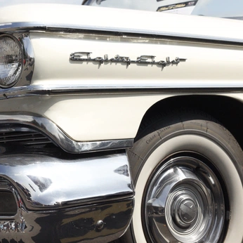 A cover of "Classic Cars" cluster. The owner is jansumi. The cluster description is "My collection of Classic Cars". The cluster consists of 15 elements.