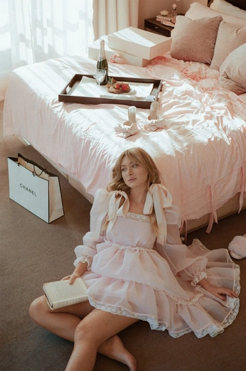 A cover of "atende o telefone" cluster. The owner is elisonbartolomeu. The cluster consists of 17 elements.