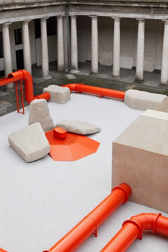 A cover of "Paul poiret store" cluster. The owner is kyeomrua. The cluster consists of 47 elements.