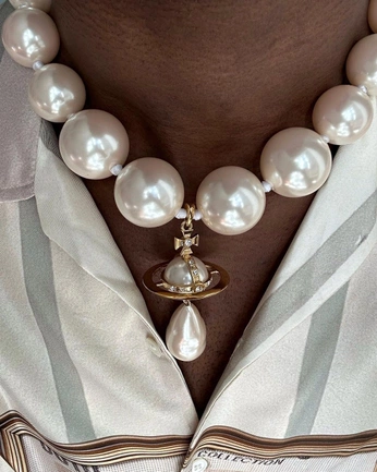 A cover of "nana and hachi" cluster. The owner is vkeiverse. The cluster consists of 18 elements.