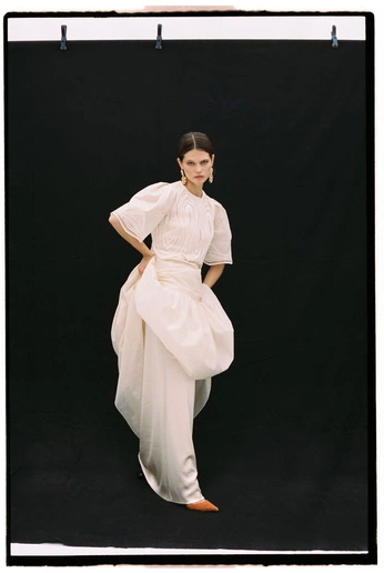 A cover of "Wearing" cluster. The owner is hsiendc. The cluster consists of 1 element.