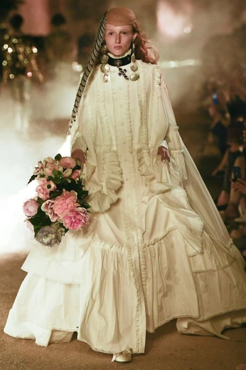 A cover of "Profo" cluster. The owner is irenelm. The cluster consists of 596 elements.