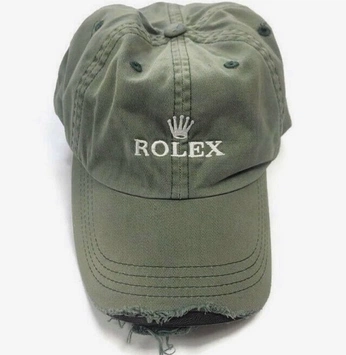 A cover of "BAZ MOODBOARD" cluster. The owner is baz. The cluster consists of 44 elements.